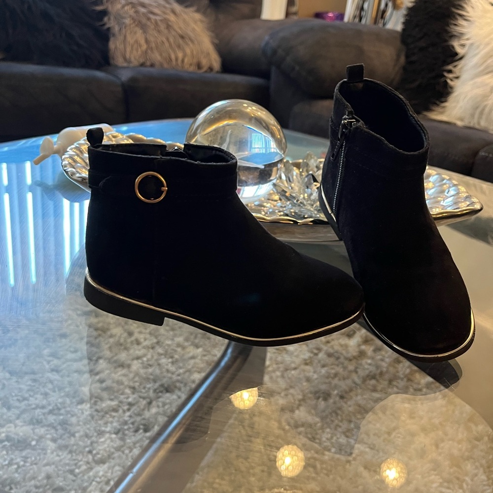 Toddler Girls Black zip-up boots